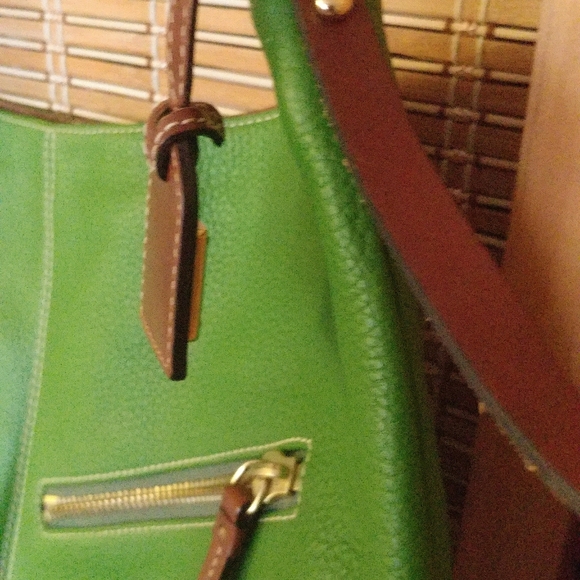 Dooney & Bourke bag, large hobo, 18 x 13 x 5 - Picture 8 of 8